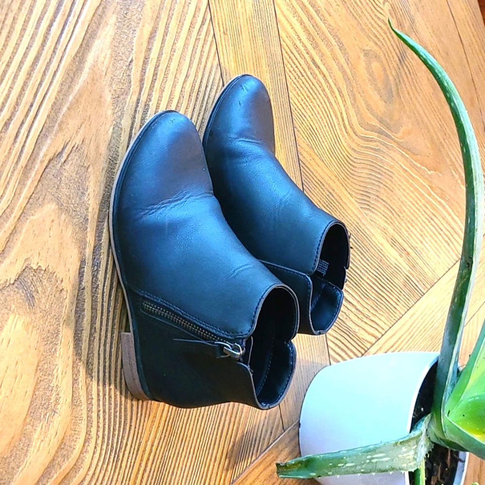 Cat &Jack Girls Black Boots Size 1